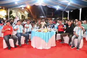 Momen Hangat Kebersamaan: Pemkab Karimun Perkuat Sinergi dan Silaturahmi Lewat Nobar Final Piala Dunia IMG 20260720 WA0040 11zon