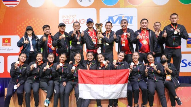 
 Tim Putri Indonsesia juara BATC 2022. Foto: Dok PBSI