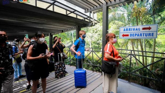
 Turis Singapura Travel Bubble tiba di Nongsa Batam. Foto: Dok Diskominfo Kepri