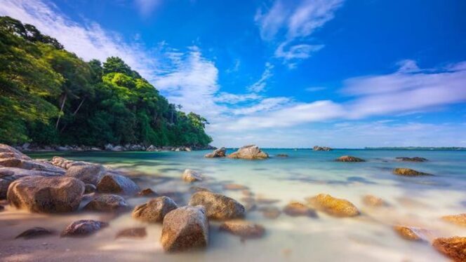 
 Pantai Trikora Bintan. Foto: Ismail/kepripedia.com