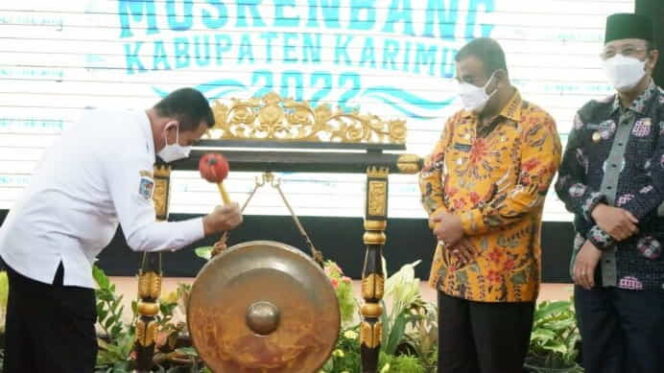
					Gubernur Kepri, Ansar Ahmad, membuka musrenbang Kabupaten Karimun. Foto: Ist