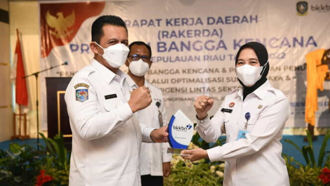 
					Gubernur Kepri hadir Rakerda BKKBN Kepri di Hotel CK Tanjungpinang, Rabu (13/4). Foto: Dok Diskominfo Kepri