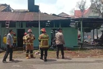 Kebakaran di rumah makan dan toko gorden dabo singkep