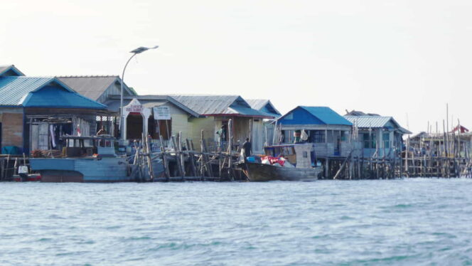 
					Pemukiman di wilayah pesisir Kepri. Foto: Ismail/kepripedia.com