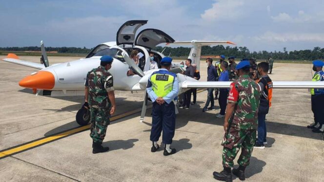 
 Pesawat asing yang diturun paksa di Bandara Hang Nadim Batam. Foto: Dok Lanud Hang Nadim