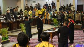 Pelantikan Rizky Faisal sebagai Wakil Ketua I DPRD Kepri menggantikan Dewi Kumalasari. Foto: Istimewa