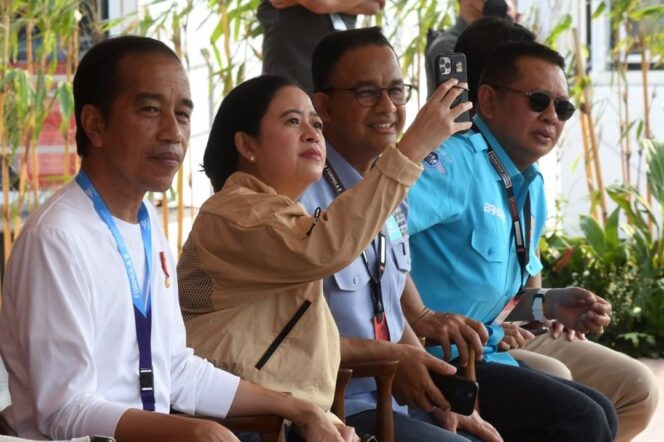 
 Puan Maharani bersama Gubernur DKI Jakarta Anis Baswedan dan Presiden Joko Widodo saat menonton Formula E. Foto: Dok Pribadi Puan Maharani