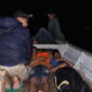 Evakuasi korban selamat kapal pembawa PMI yang tenggelam di perairan Batam