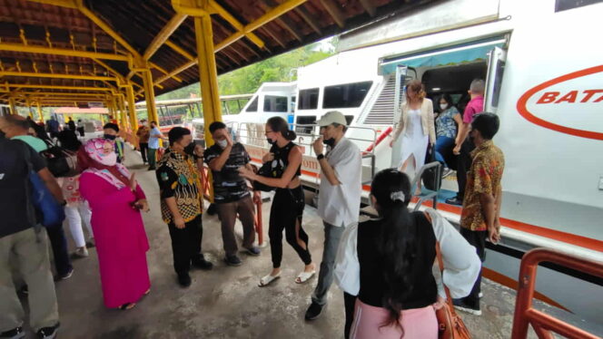 
 Sejumlah anggota YPO tiba di Batam. Foto: Zalfirega/kepripedia.com