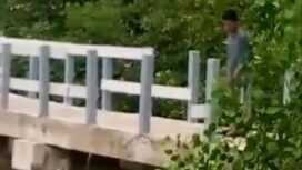 Tangkapan layar video remaja rusak fasilitas tempat wisata di Tanjungpinang. Foto: Istimewa
