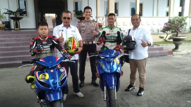 
					Pelepasan pembalap junior asal Karimun untuk mengikuti Kejurda di Tanjungpinang. Foto: Khairul S/kepripedia.com
