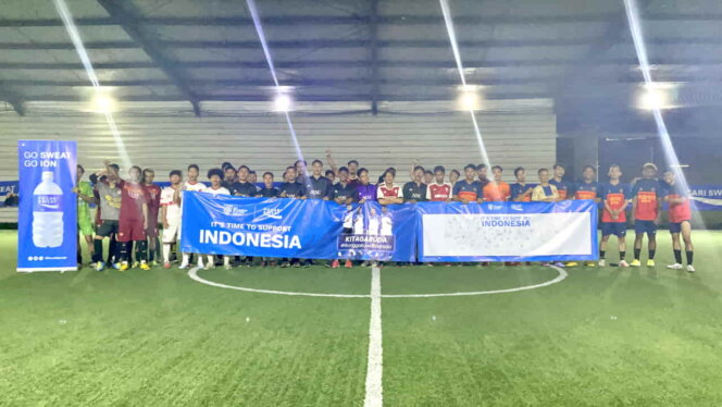 
					Kegiatan support the athlete bertajuk pertandingan Futsal persahabatan di Batam. Foto: Dok Pocari