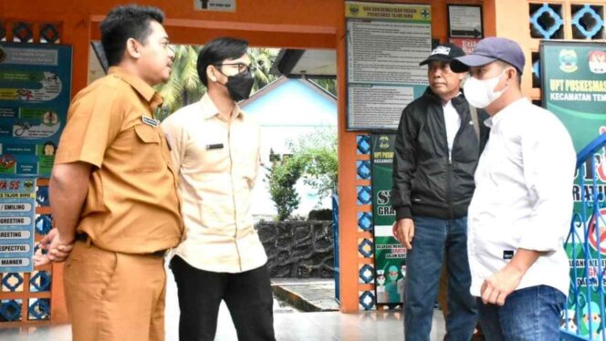 
					Ketua DPRD Lingga Ahmad Nashiruddin meninjau Fasilitas kesehatan di wilayah ll kepulauan Senayang. Foto: Istimewa