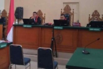 Majelis Hakim Sidang Kasus Pencurian Uang oleh Manager BSI Karimun