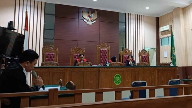 
					Sidang pembacaan tuntutan untuk 2 terdakwa korupsi dana bos SMKN 1 Batam. Foto: Ismail/kepripedia.com
