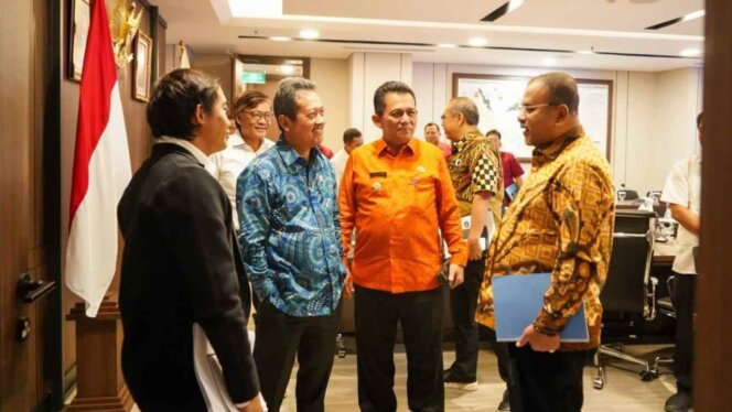 
					Gubernur Ansar bertemu Menteri KKP Sakti Wahyu Trenggono. Foto: Istimewa