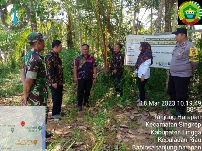 
					Babinsa Tanjungharapan, Koramil 04/Dabo, Kodim 0315/TPI, Hadiri Undangan Kegiatan PHBS di Desa