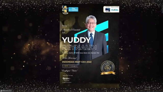 
					Direktur Utama bank bjb Yuddy Renaldi menyabet predikat Best CEO 2023 in KBMI 2 kategori Employees' Choice. Foto: Istimewa