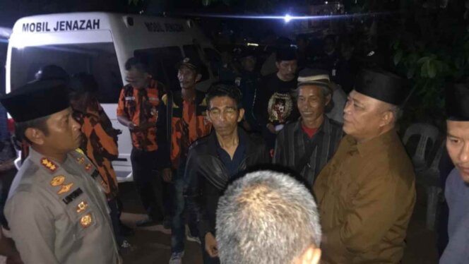 
					Jenazah salah satu korban SB Evelyn Calisca 01 tiba di Tanjungpinang. Foto: Istimewa