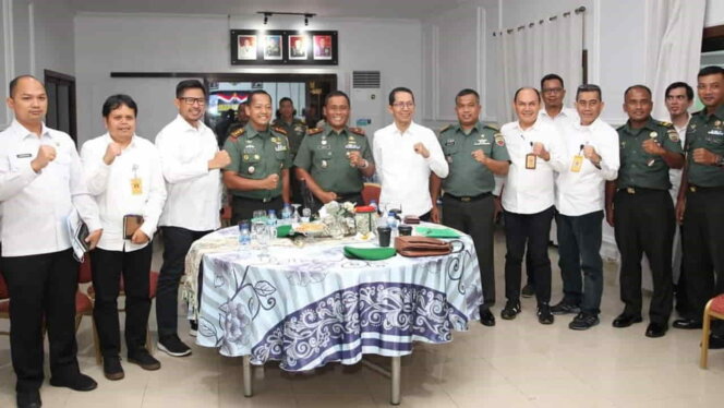 
					Ketua DPRD Batam Nuryanto dan Wakil Wali Kota Batam serta OPD dan Komandan Kodim dan Komandan Korem. Foto: Istimewa
