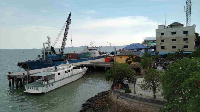 
					Pelabuhan Bongkar Muat di Karimun. Foto: Khairul S/kepripedia.com