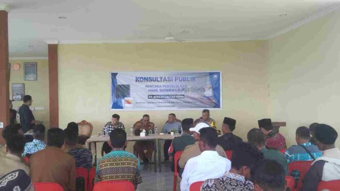 
					Konsultasi publik terkait rencana pengelolaan hasil laut di wilayah Sugie Besar. Foto: Istimewa