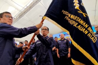 Pelantikan PWI Kepri 2023 oleh Ketua PWI Hendry CH Bangun.