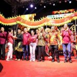 Wali Kota Batam, Amsakar Achmad, bersama Wakil Wali Kota Batam, Li Claudia Chandra, menghadiri malam puncak Mooncake Festival (Festival Kue Bulan) Kota Batam di Kompleks Bumi Indah, Lubukbaja, Minggu (27/9/2026) malam.